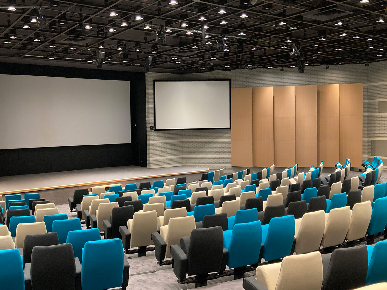 NAHBstudio architecture - nicolas adam studio | CREDIT AGRICOLE SQY PARK
